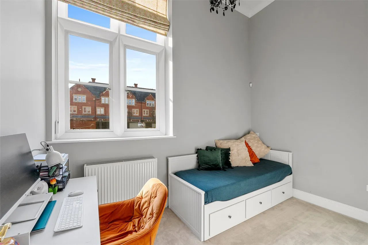 Lavender Close, Leatherhead, KT22, photo 11