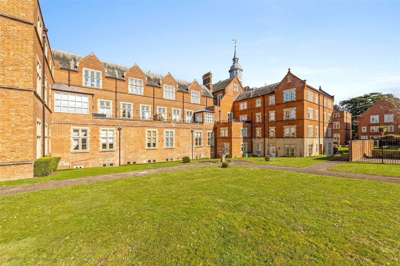 Lavender Close, Leatherhead, KT22, photo 15