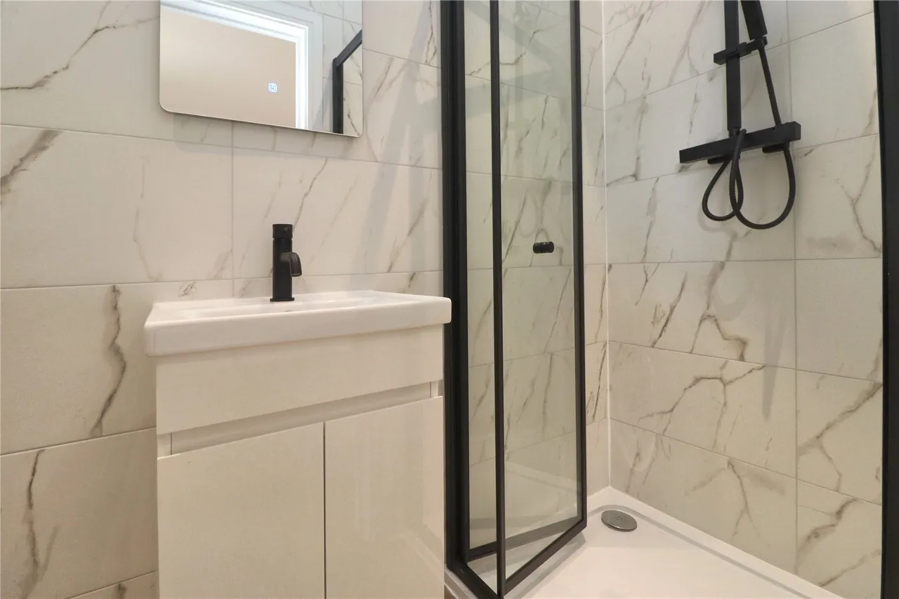 St. Johns Road, Woking, GU21, photo 6