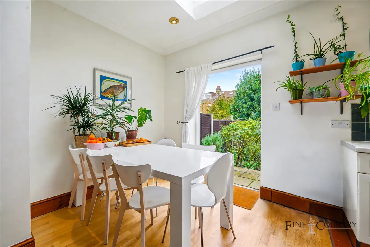 Dewsbury Road, London, photo 6