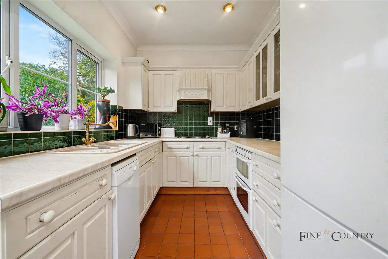 Dewsbury Road, London, photo 13