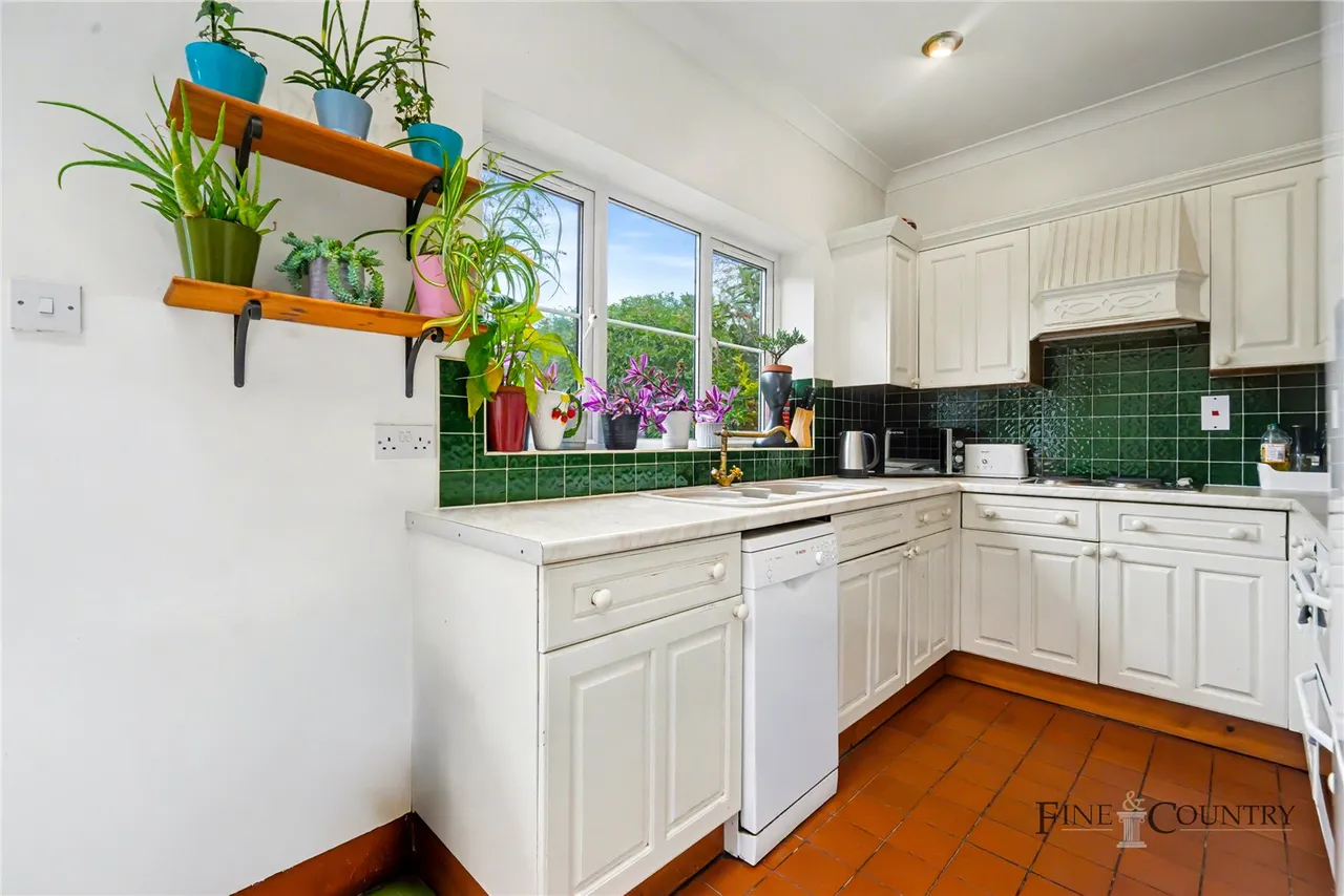 Dewsbury Road, London, photo 12