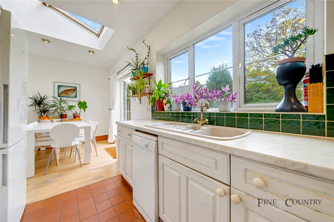 Dewsbury Road, London, photo 11
