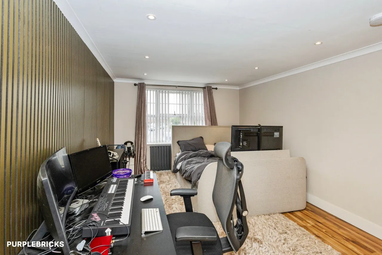 Wigan Crescent, Bedhampton, PO9, photo 28