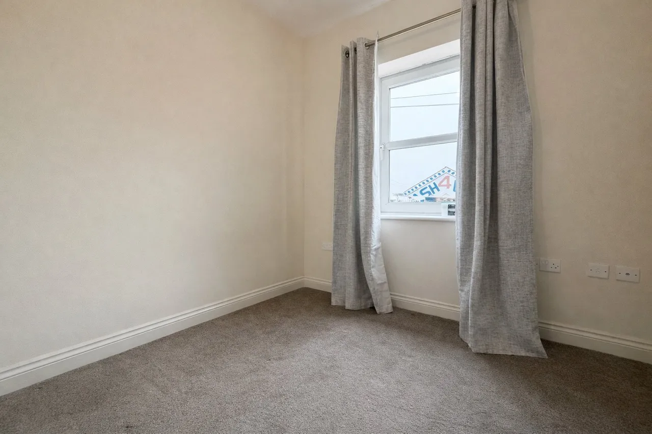 Kennington Avenue, Kingswood, Bristol, Gloucestershire, BS15, photo 8