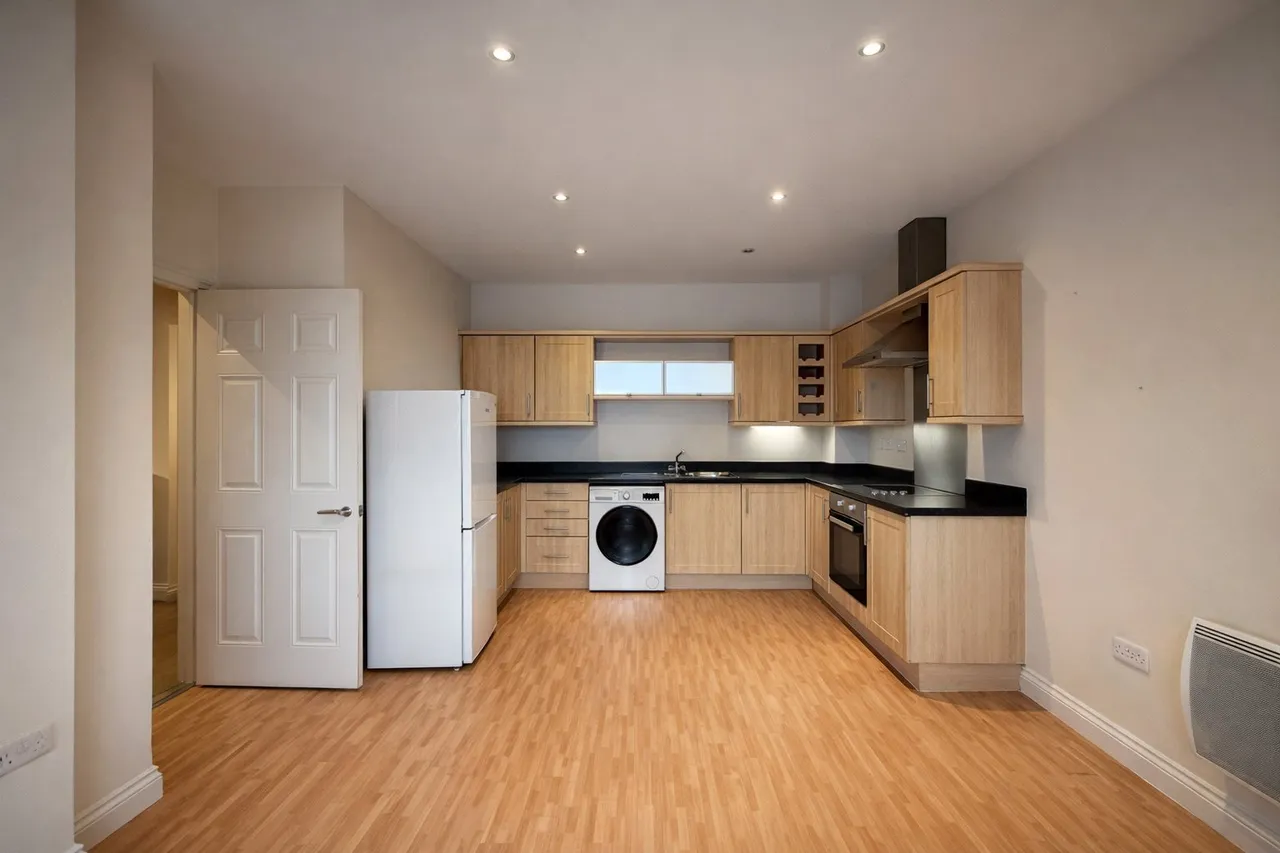 Kennington Avenue, Kingswood, Bristol, Gloucestershire, BS15, photo 2