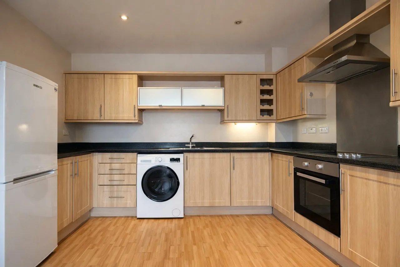 Kennington Avenue, Kingswood, Bristol, Gloucestershire, BS15, photo 5