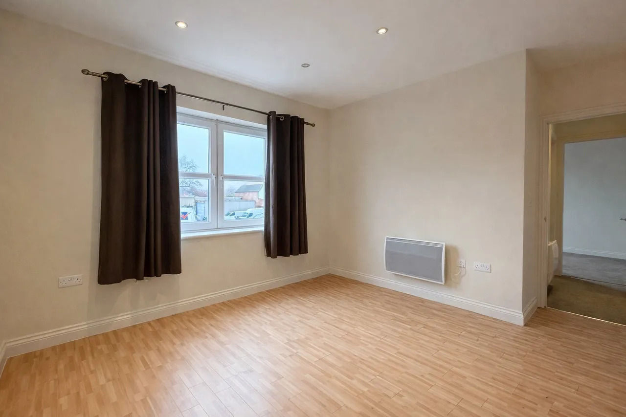 Kennington Avenue, Kingswood, Bristol, Gloucestershire, BS15, photo 4