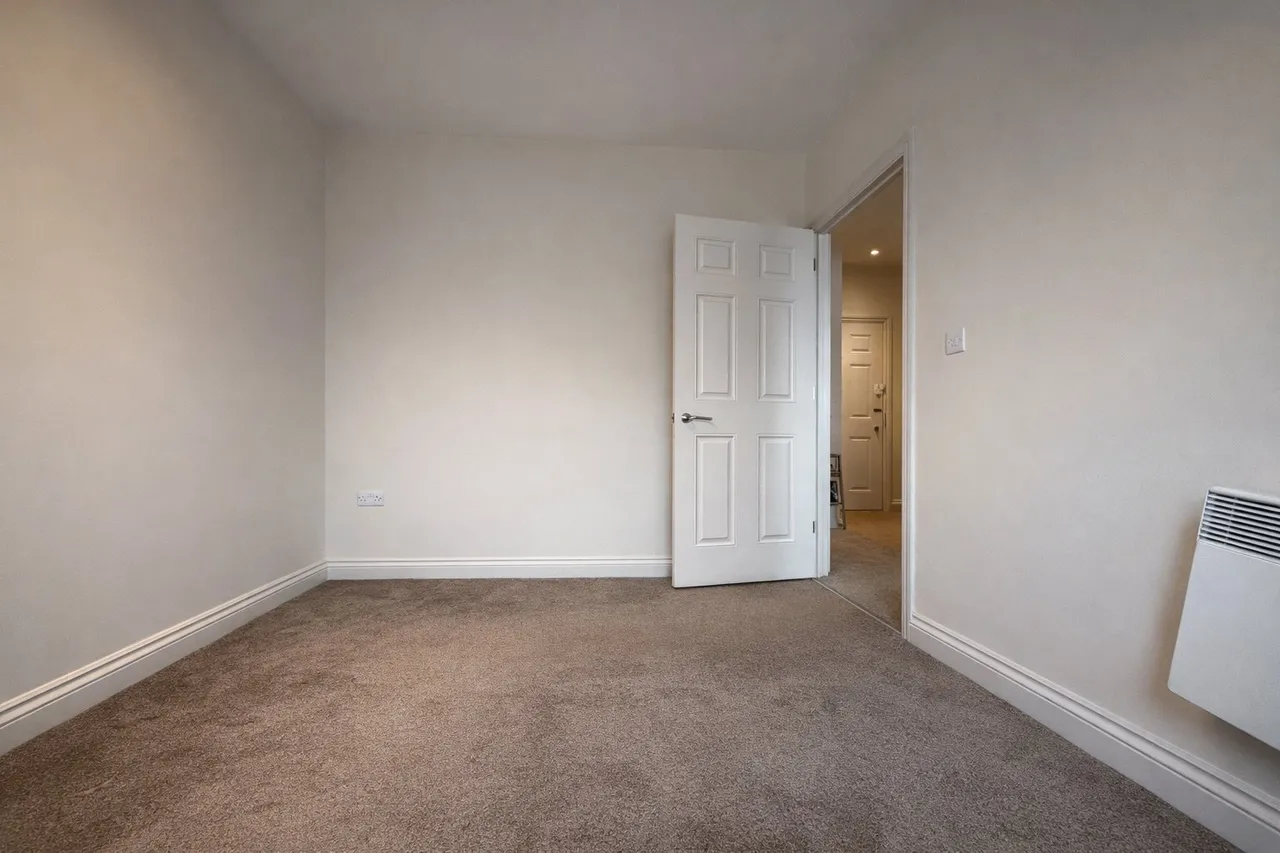 Kennington Avenue, Kingswood, Bristol, Gloucestershire, BS15, photo 6