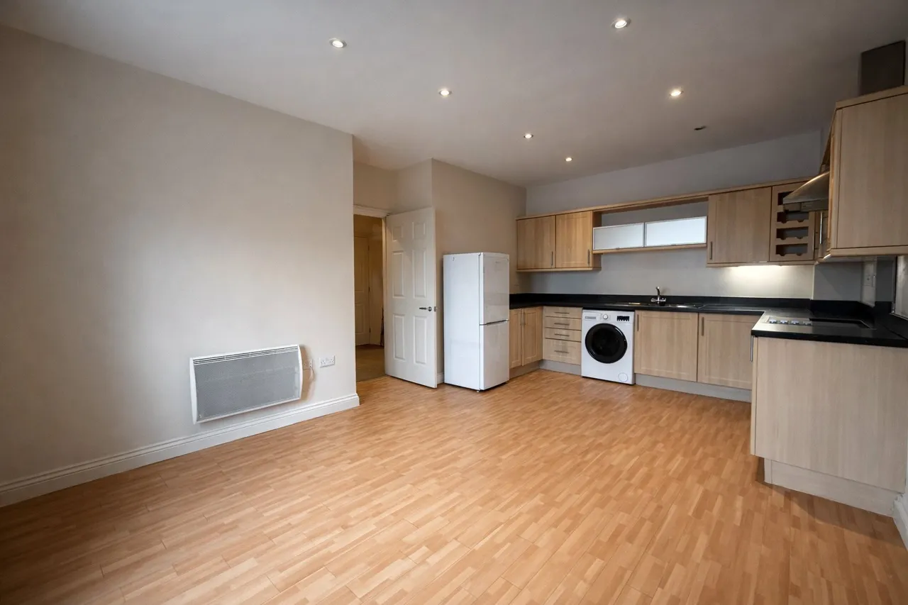 Kennington Avenue, Kingswood, Bristol, Gloucestershire, BS15, photo 3