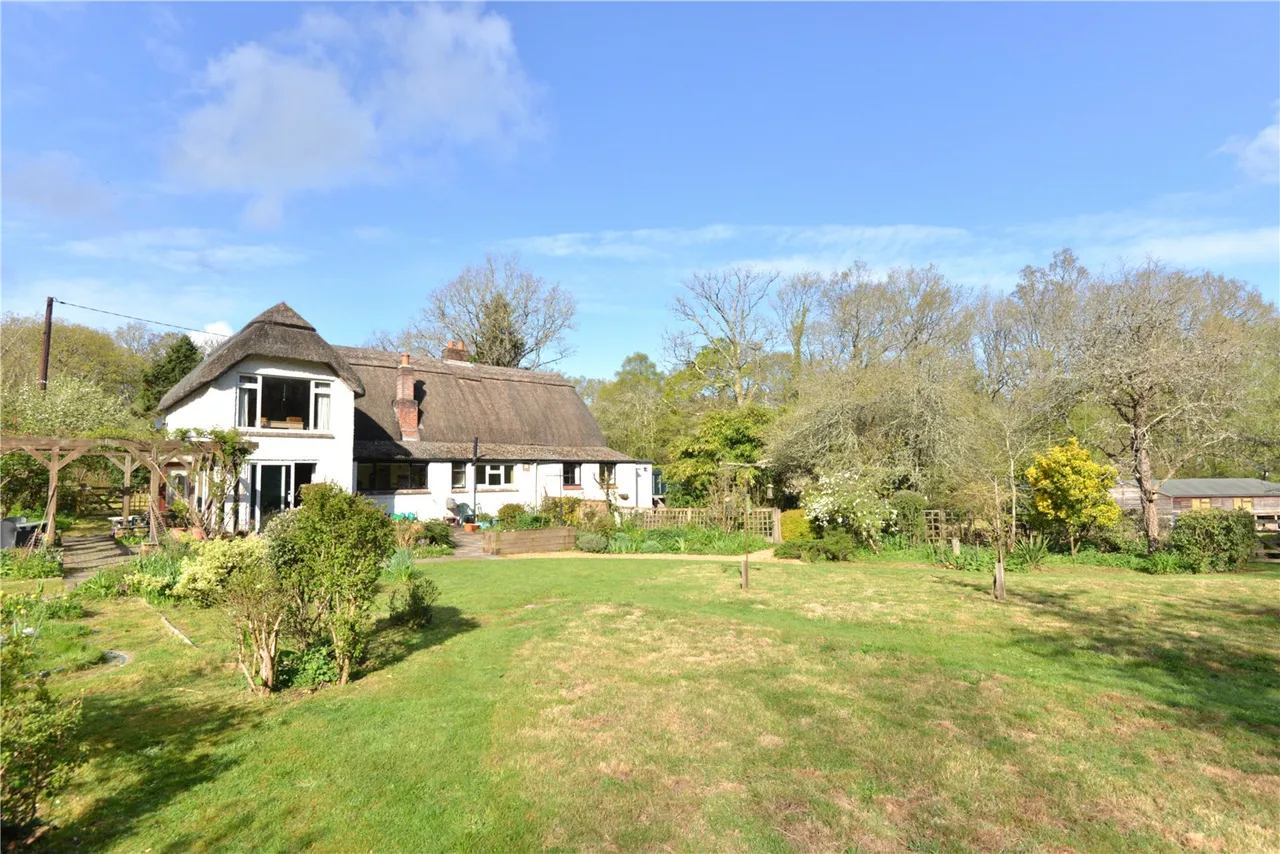 Rockbourne Road, Sandleheath, Fordingbridge, Hampshire, SP6 1QF, photo 3