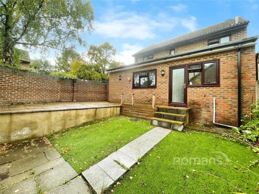 Nursery Gardens, Winchester, SO22, photo 5
