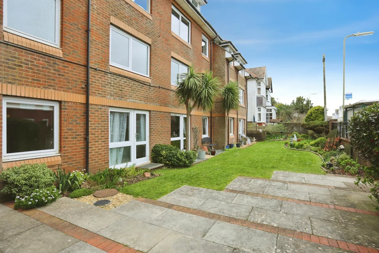 High Street, Lee-On-The-Solent, photo 8