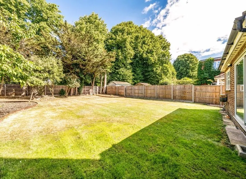 Hawkewood Road, Sunbury-On-Thames, TW16, photo 8
