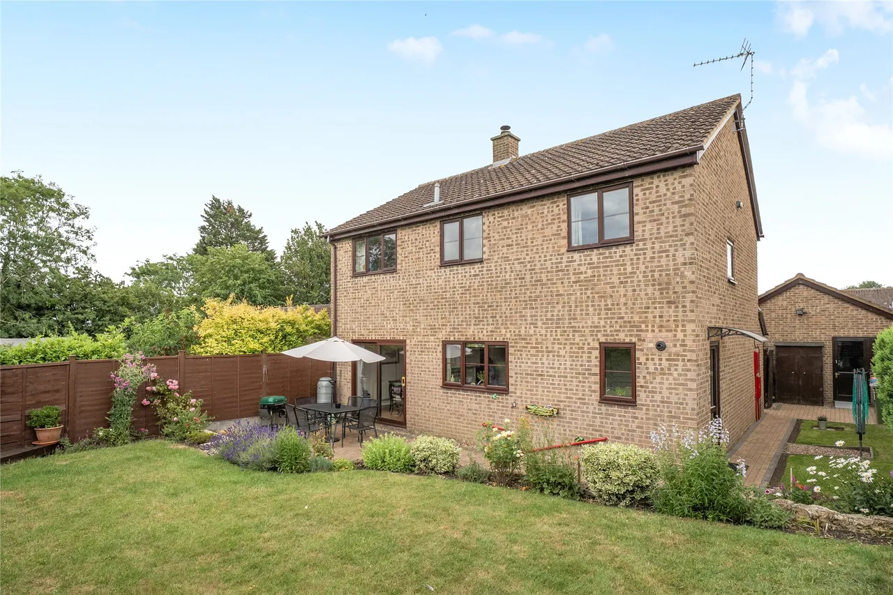Hawkswood, Olney, MK46, photo 2