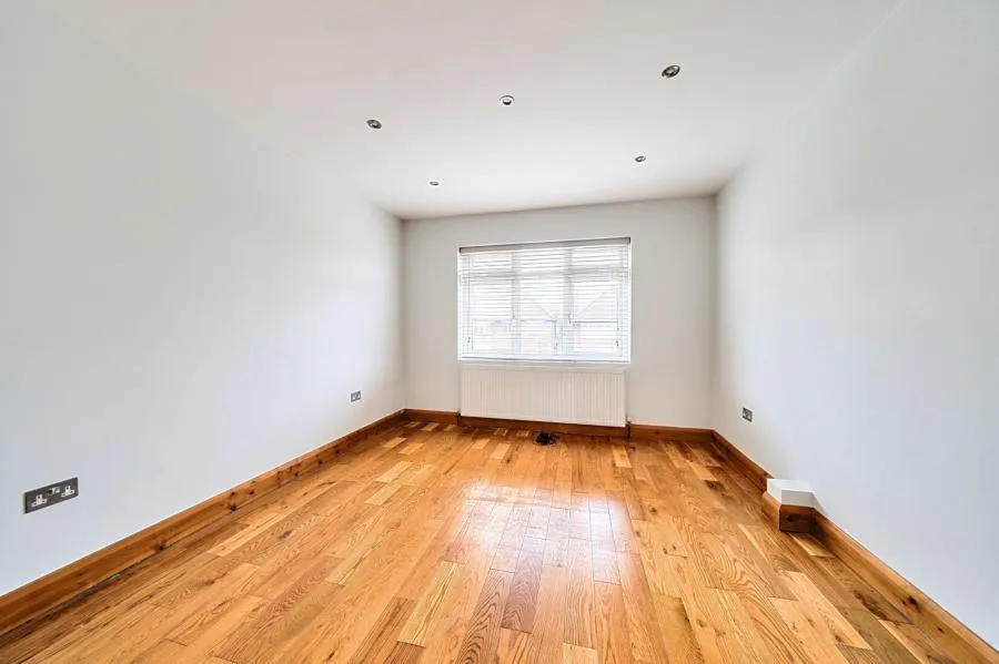 Hillcrest Gardens, London, N3, photo 13