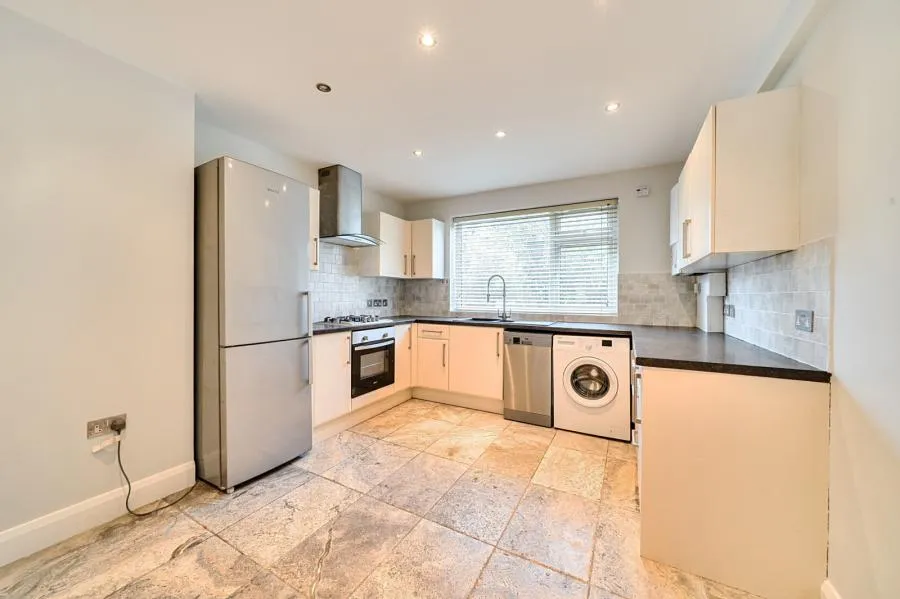 Hillcrest Gardens, London, N3, photo 8