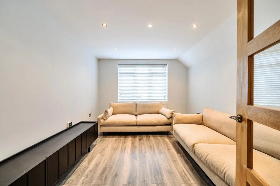 Hillcrest Gardens, London, N3, photo 16