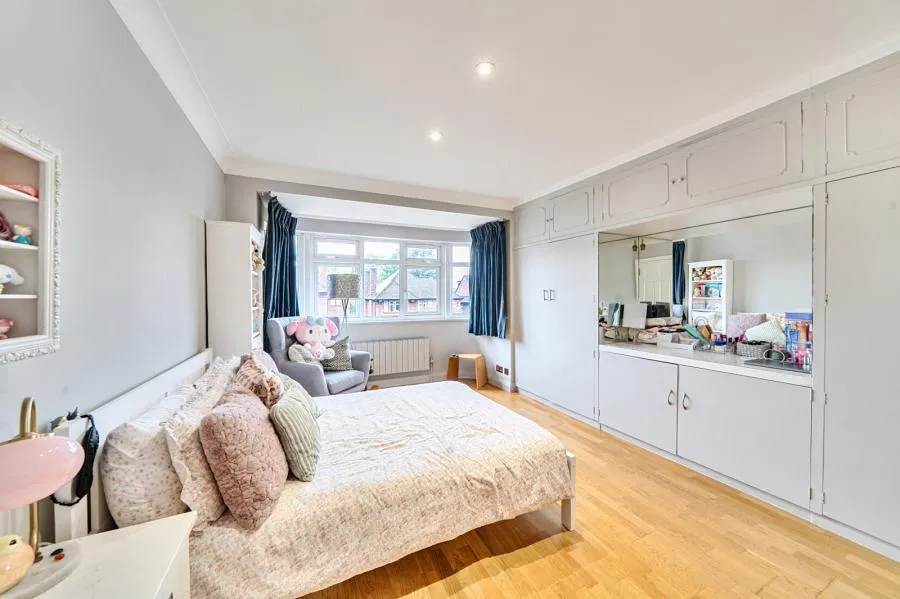 Hillcrest Gardens, London, N3, photo 12
