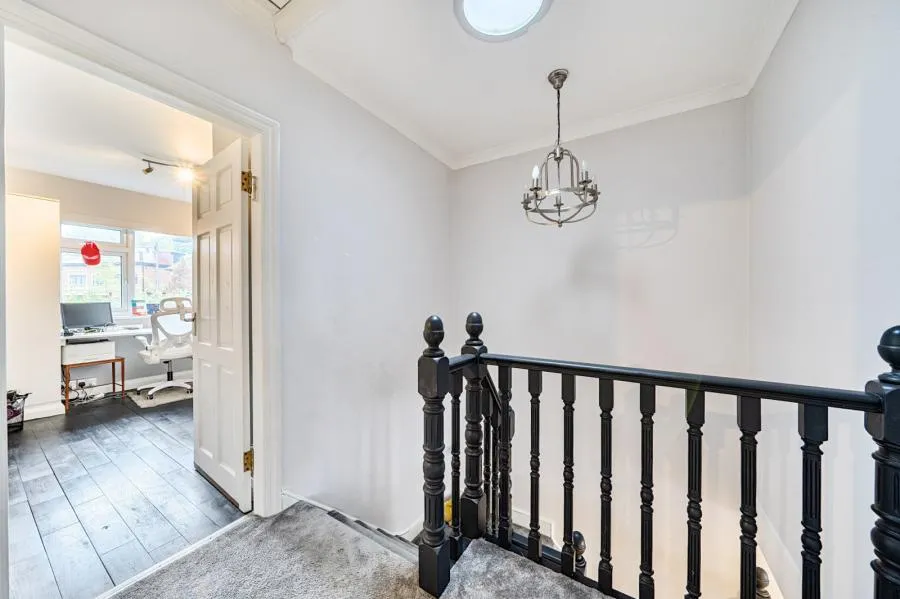 Hillcrest Gardens, London, N3, photo 9