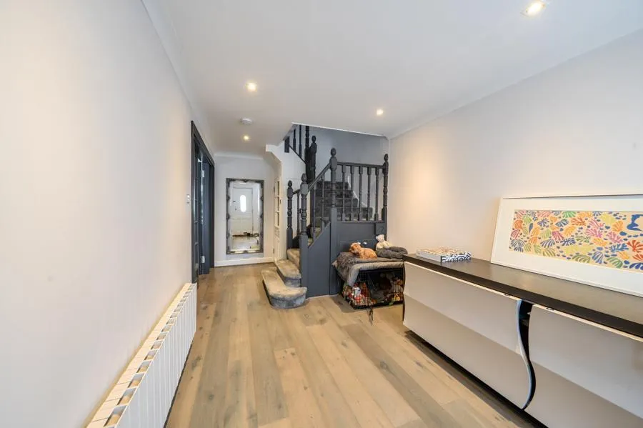 Hillcrest Gardens, London, N3, photo 17