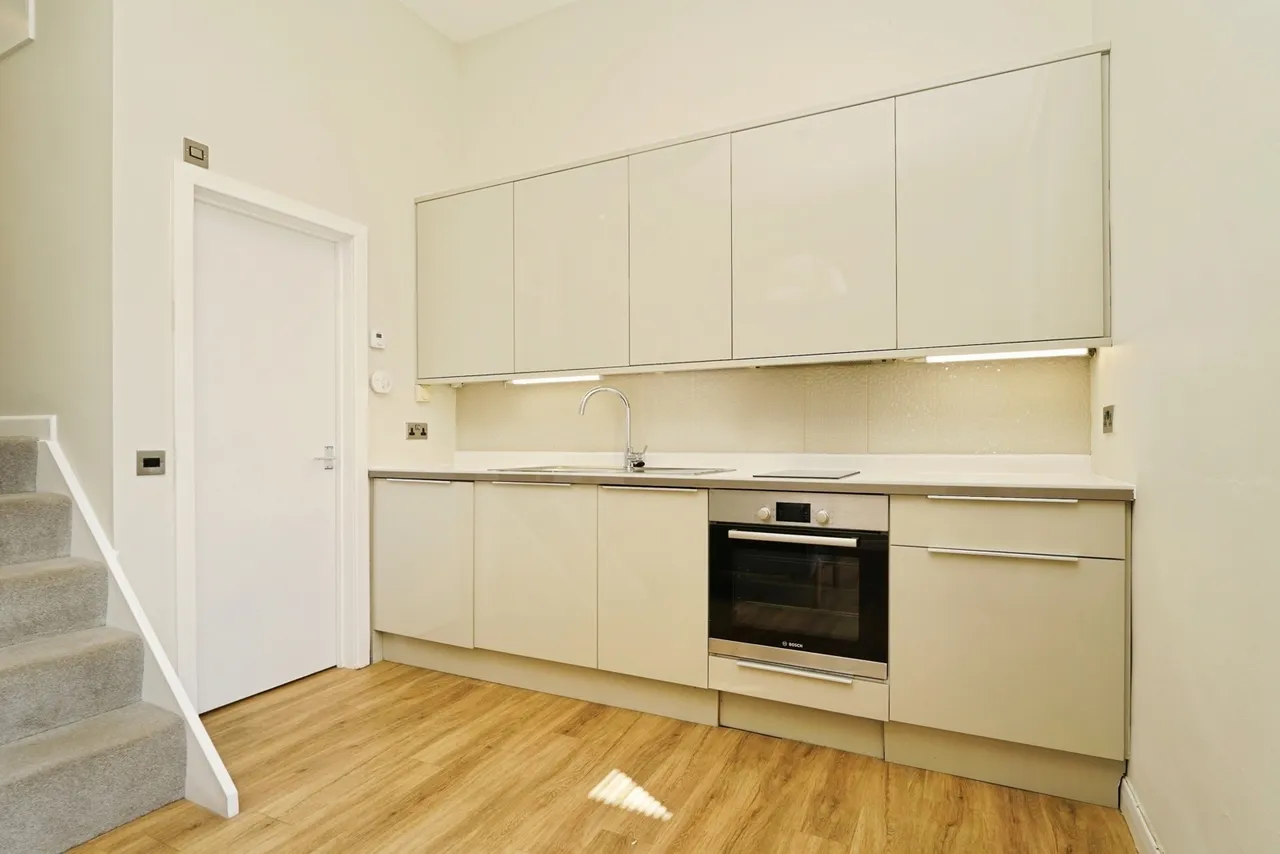Pittville Circus Road, Cheltenham, GL52, photo 5