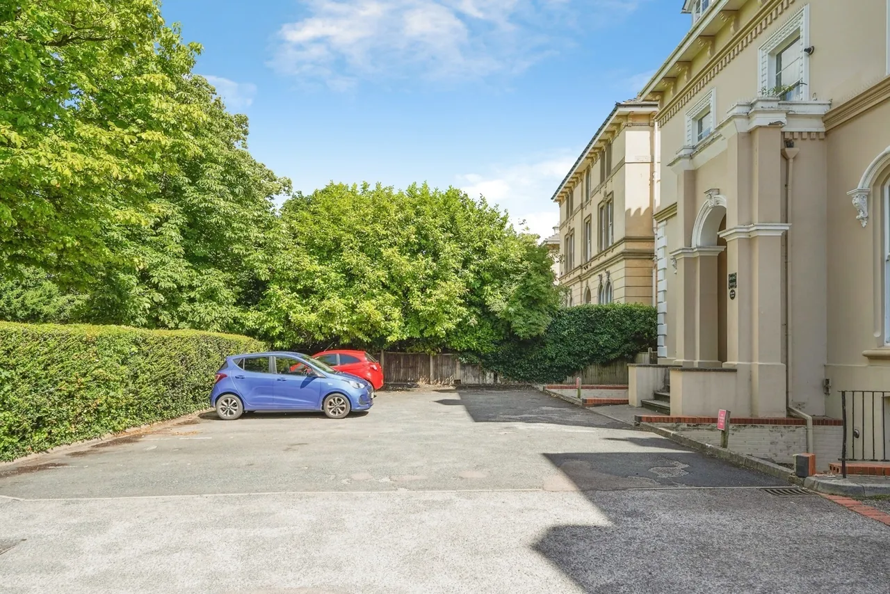 Pittville Circus Road, Cheltenham, GL52, photo 11