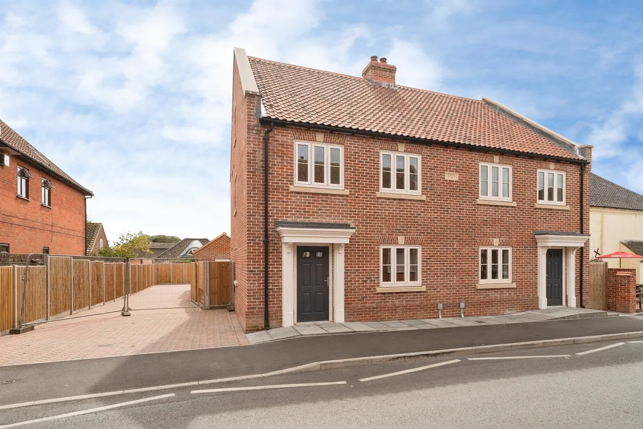 3 bed house for sale — Norwich Road, Fakenham