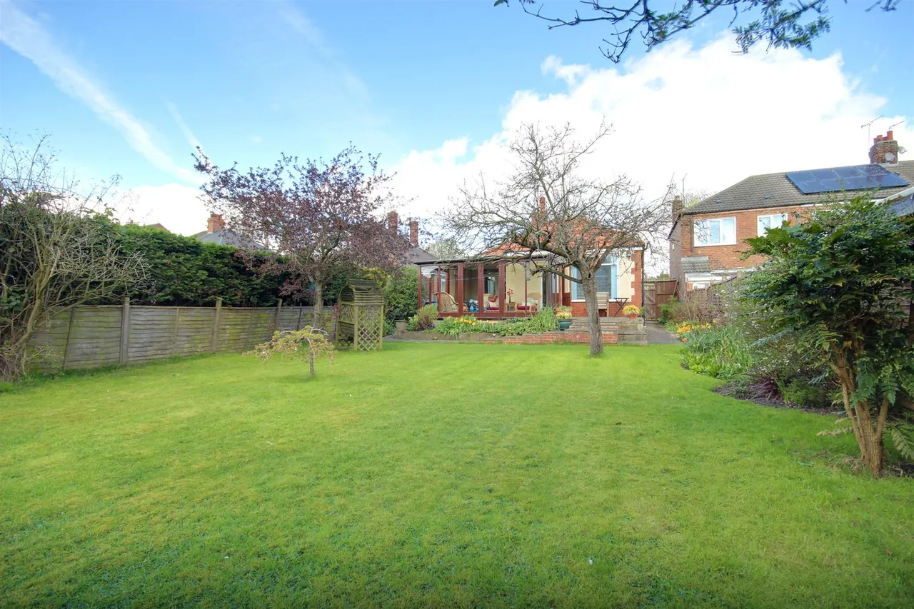3 bed property for sale — Anlaby Road, Hull