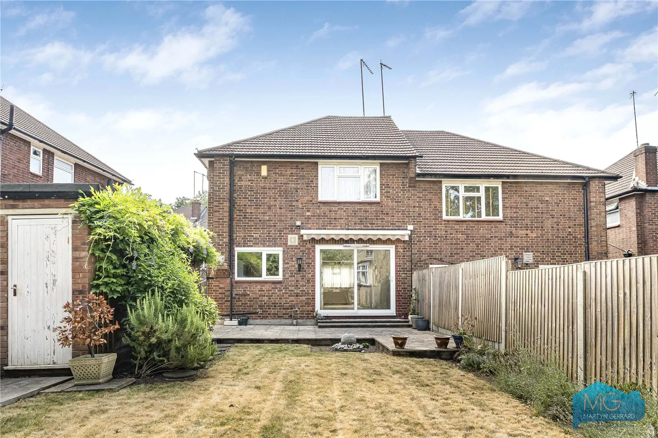 Howcroft Crescent, London, N3, photo 14