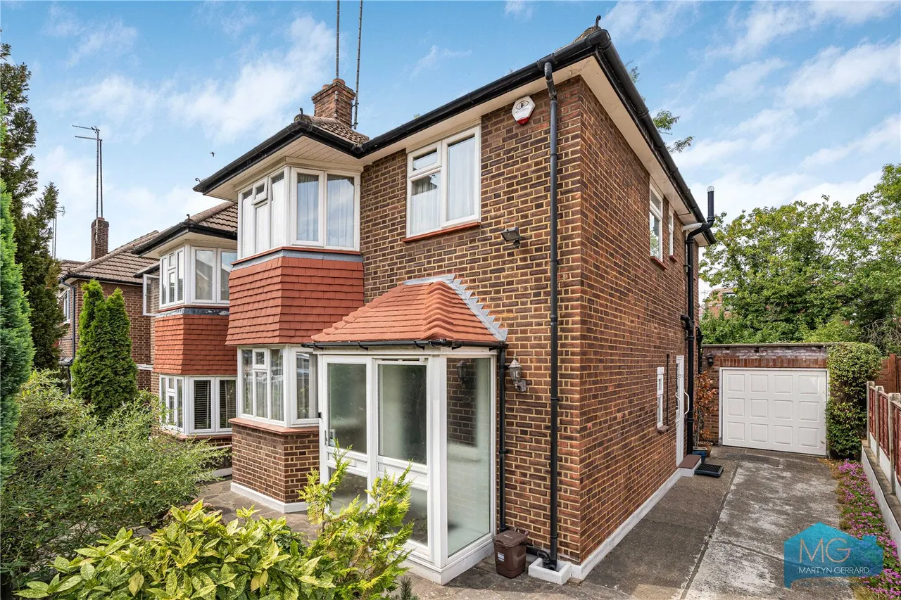 Howcroft Crescent, London, N3, photo 15