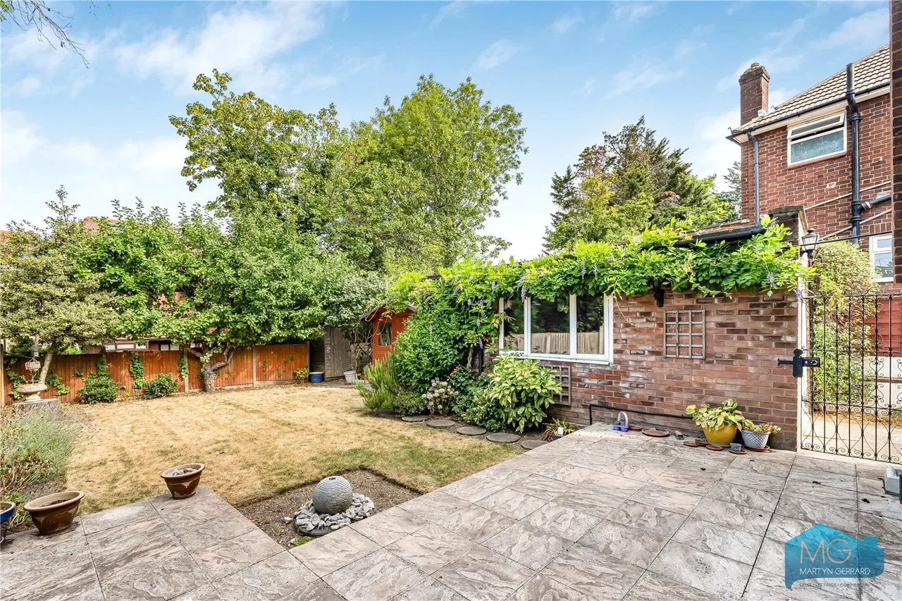 Howcroft Crescent, London, N3, photo 13