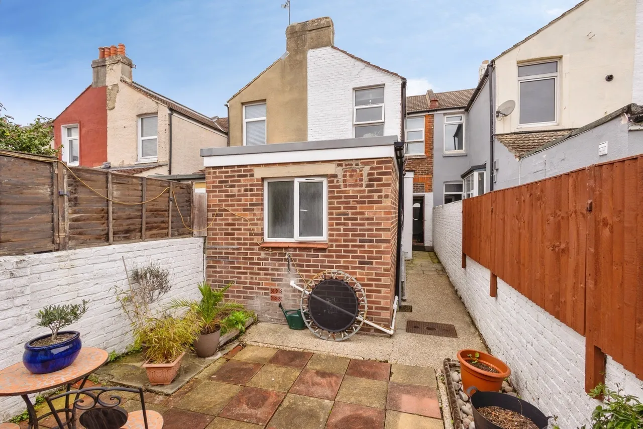 Paulsgrove Road, Portsmouth, PO2, photo 17