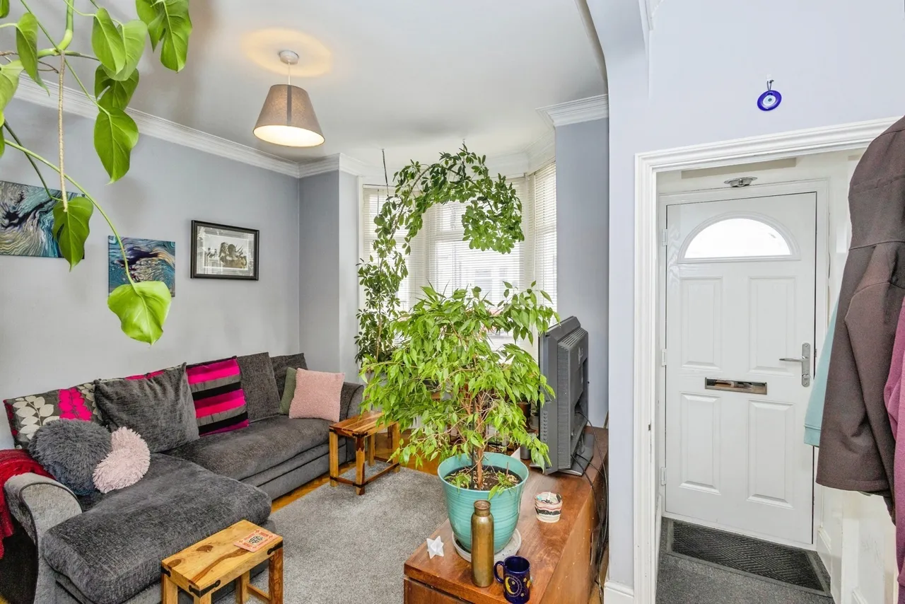 Paulsgrove Road, Portsmouth, PO2, photo 2