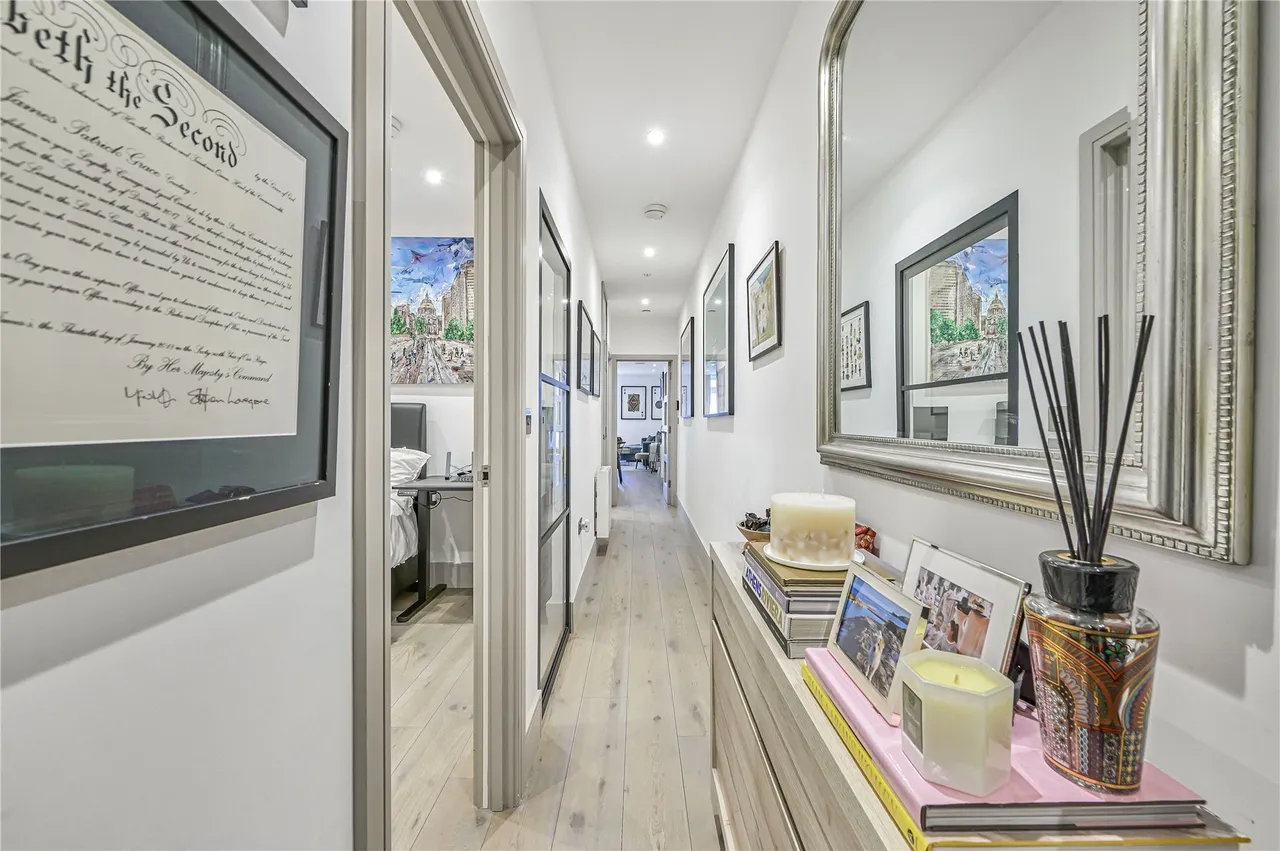 Clapham Road, London, SW9, photo 10