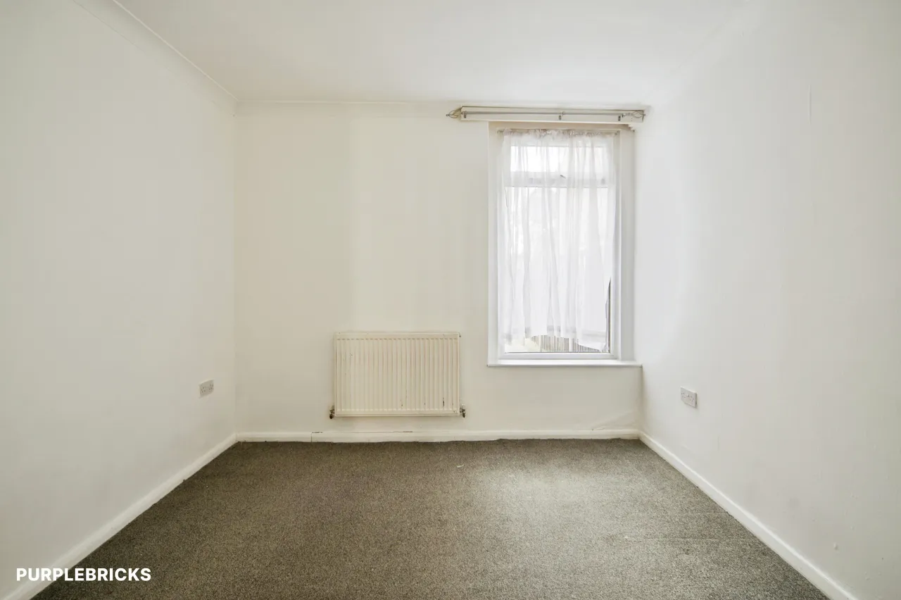 Central Park Road, London, E6, photo 9