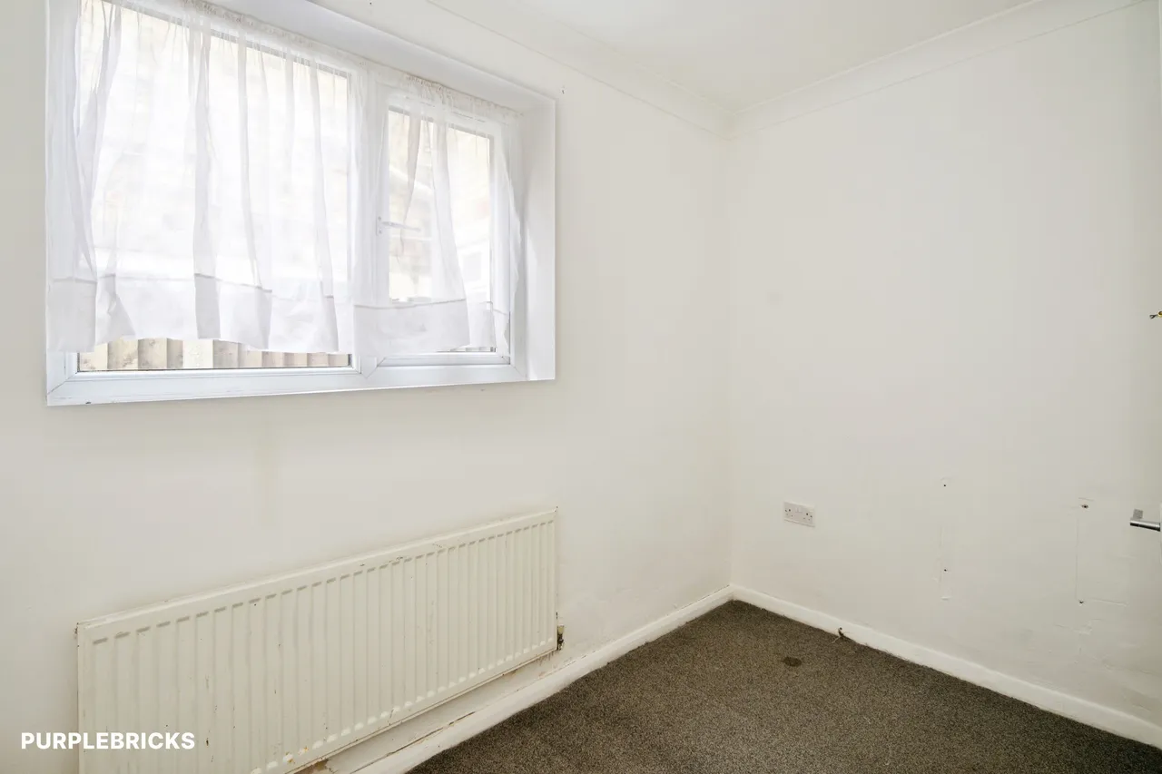 Central Park Road, London, E6, photo 16