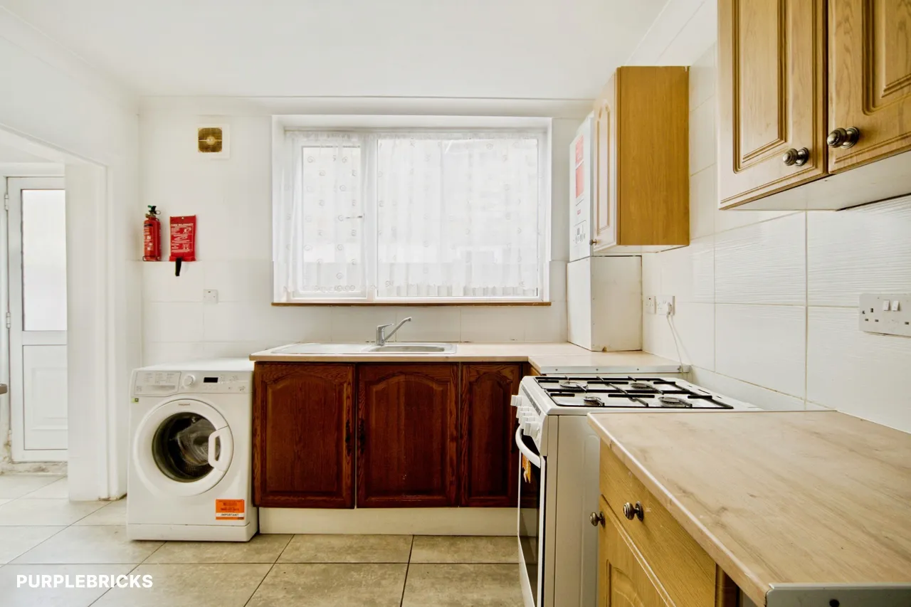 Central Park Road, London, E6, photo 11