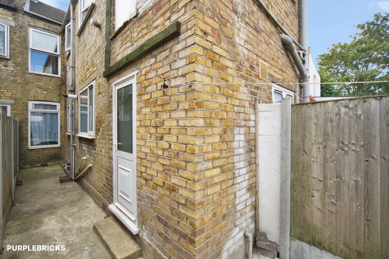 Central Park Road, London, E6, photo 22