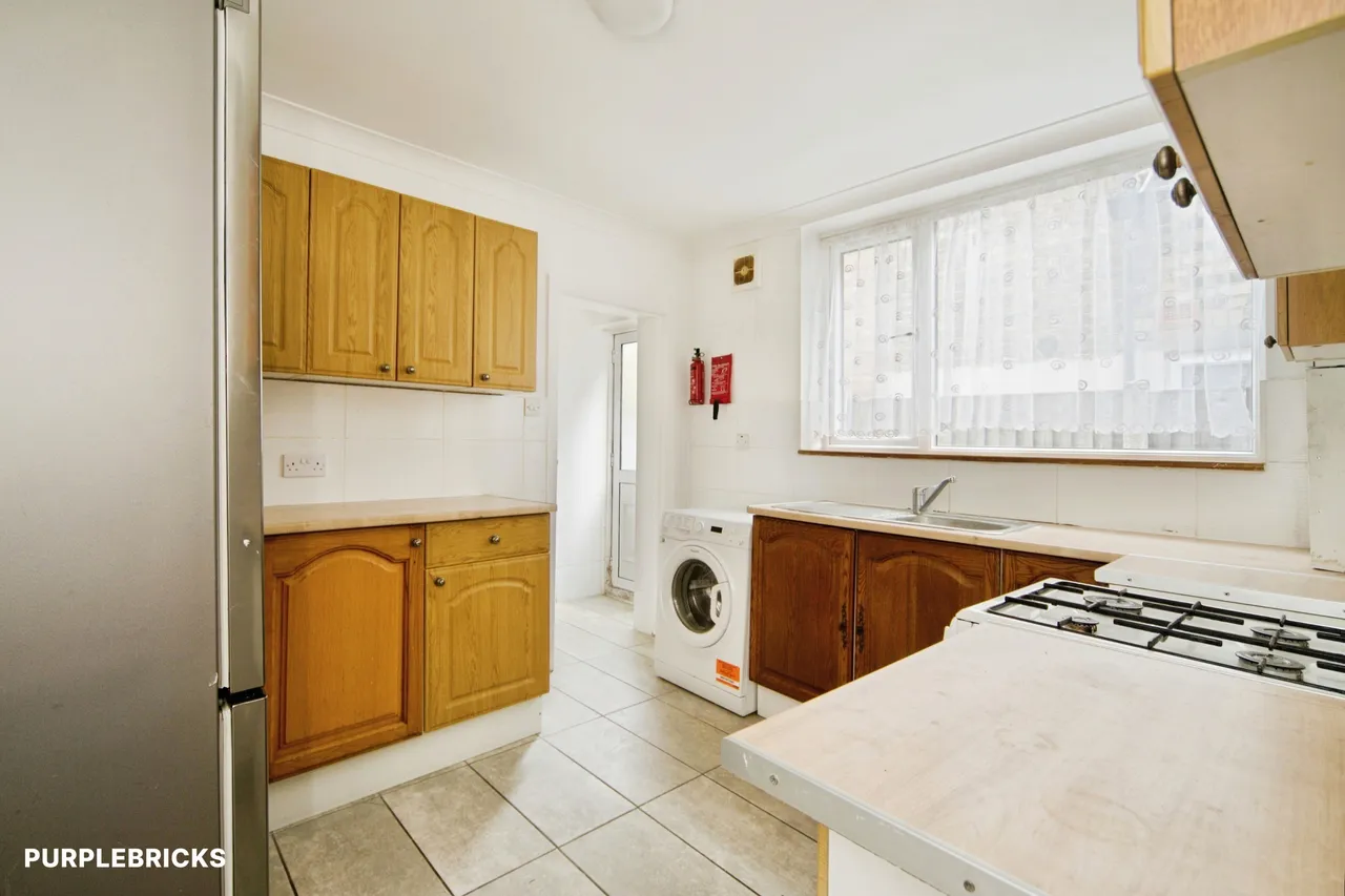 Central Park Road, London, E6, photo 12