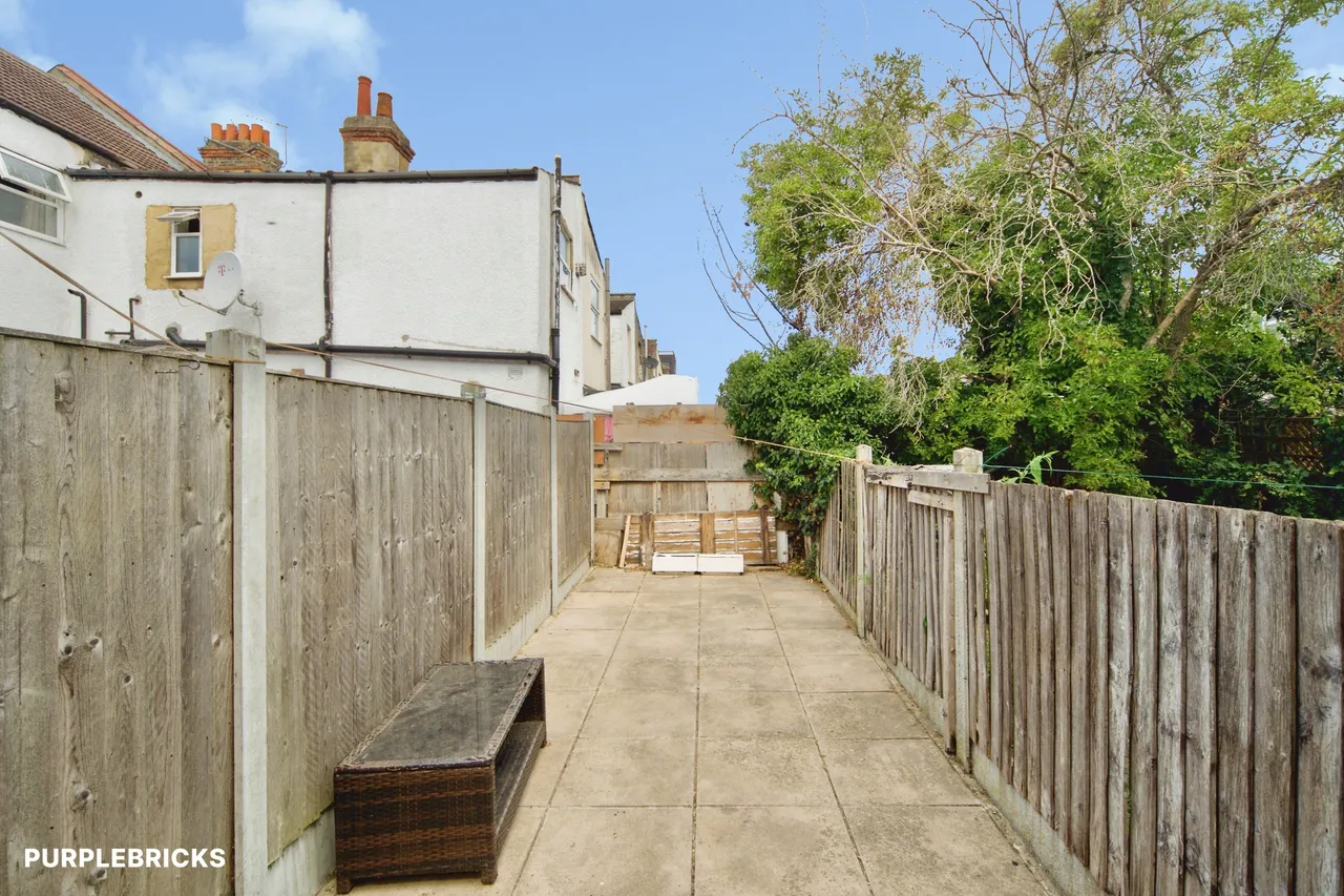 Central Park Road, London, E6, photo 4