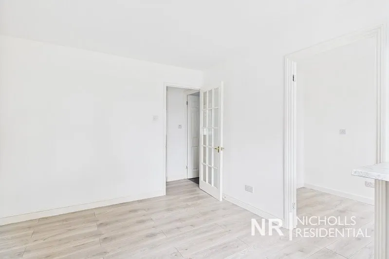 Donald Woods Gardens, Surbiton, KT5, photo 4