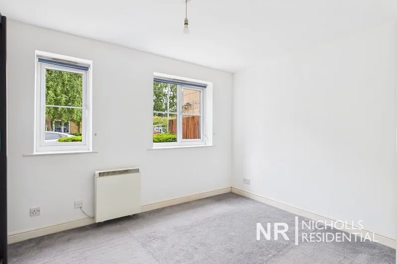 Donald Woods Gardens, Surbiton, KT5, photo 5