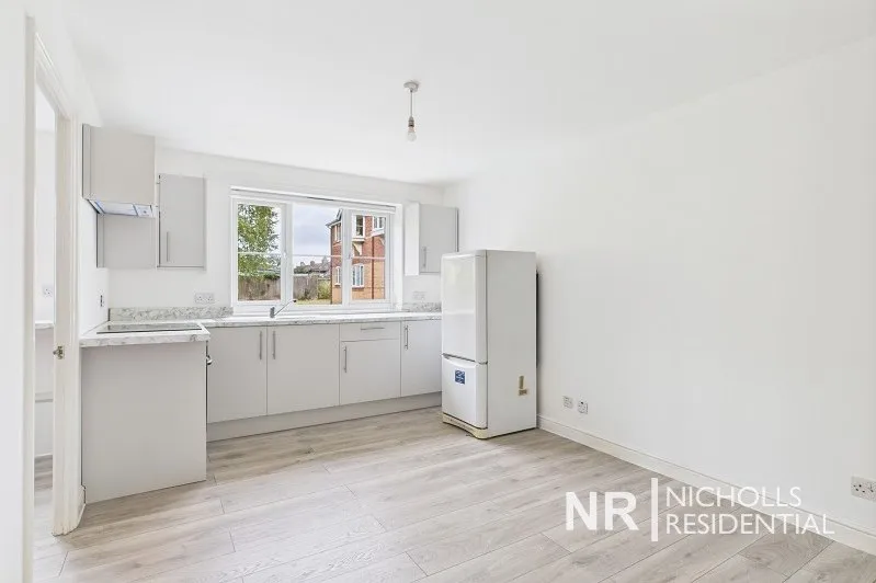 Donald Woods Gardens, Surbiton, KT5, photo 2