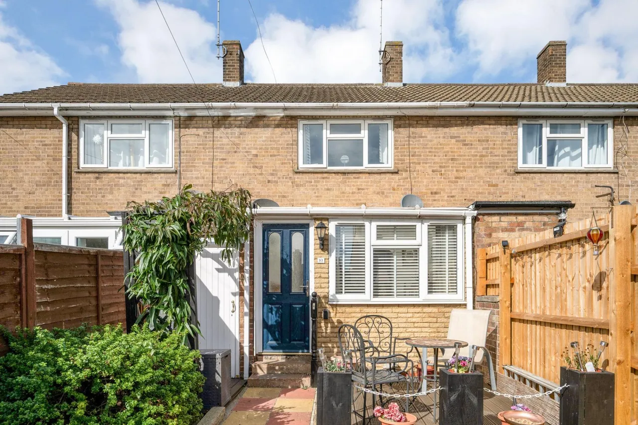 2 bed house for sale, East Street, Stamford, PE9