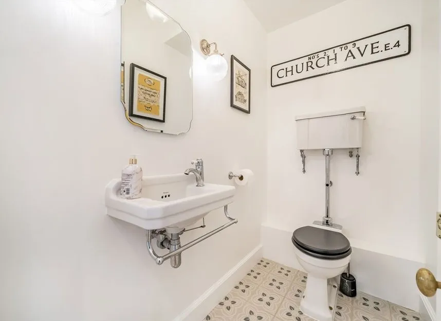 Castle Avenue, Chingford, E4, photo 11