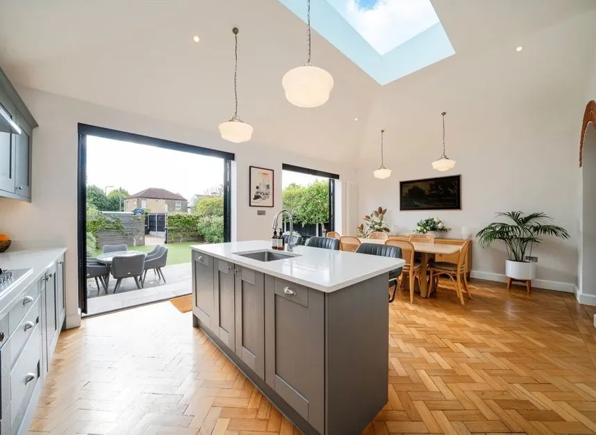 Castle Avenue, Chingford, E4, photo 5