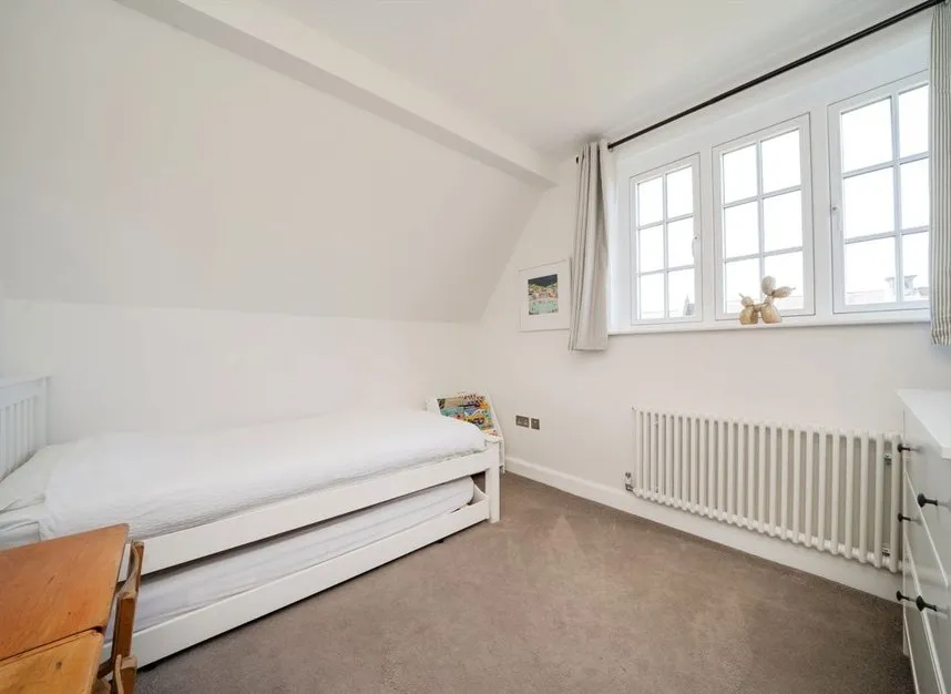 Castle Avenue, Chingford, E4, photo 17
