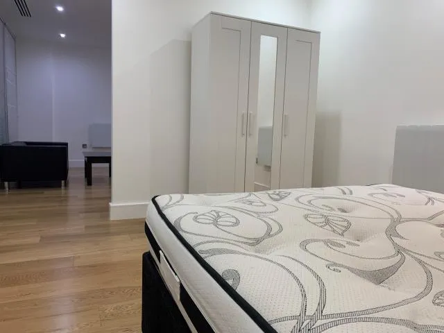 Staines Road, Hounslow, TW3, photo 7