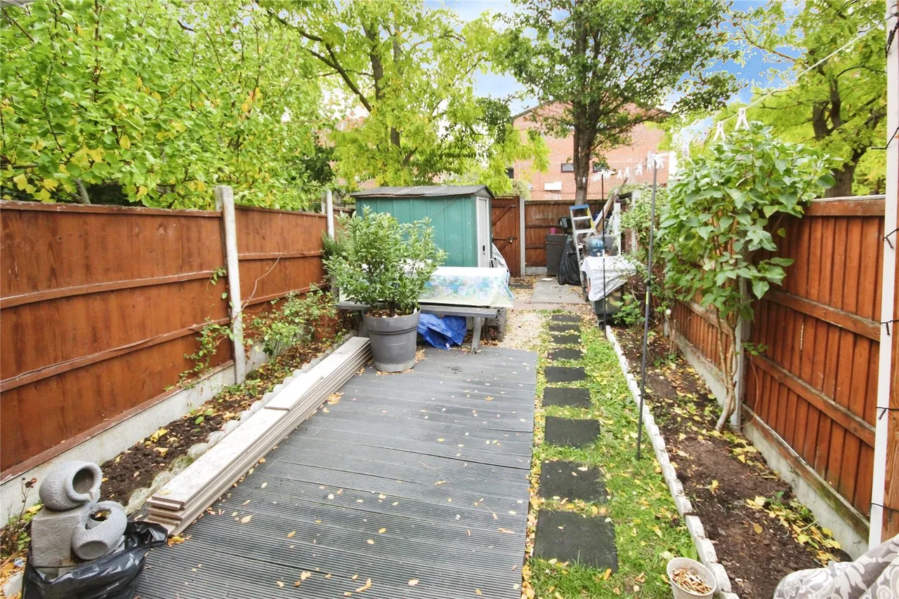 Bengeo Gardens, Chadwell Heath, RM6, photo 6